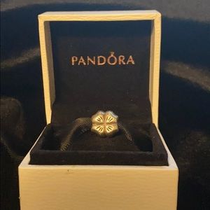 Pandora sterling silver 4-leaf Clover charm